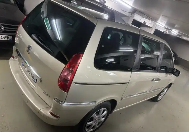 Peugeot 807 view 3