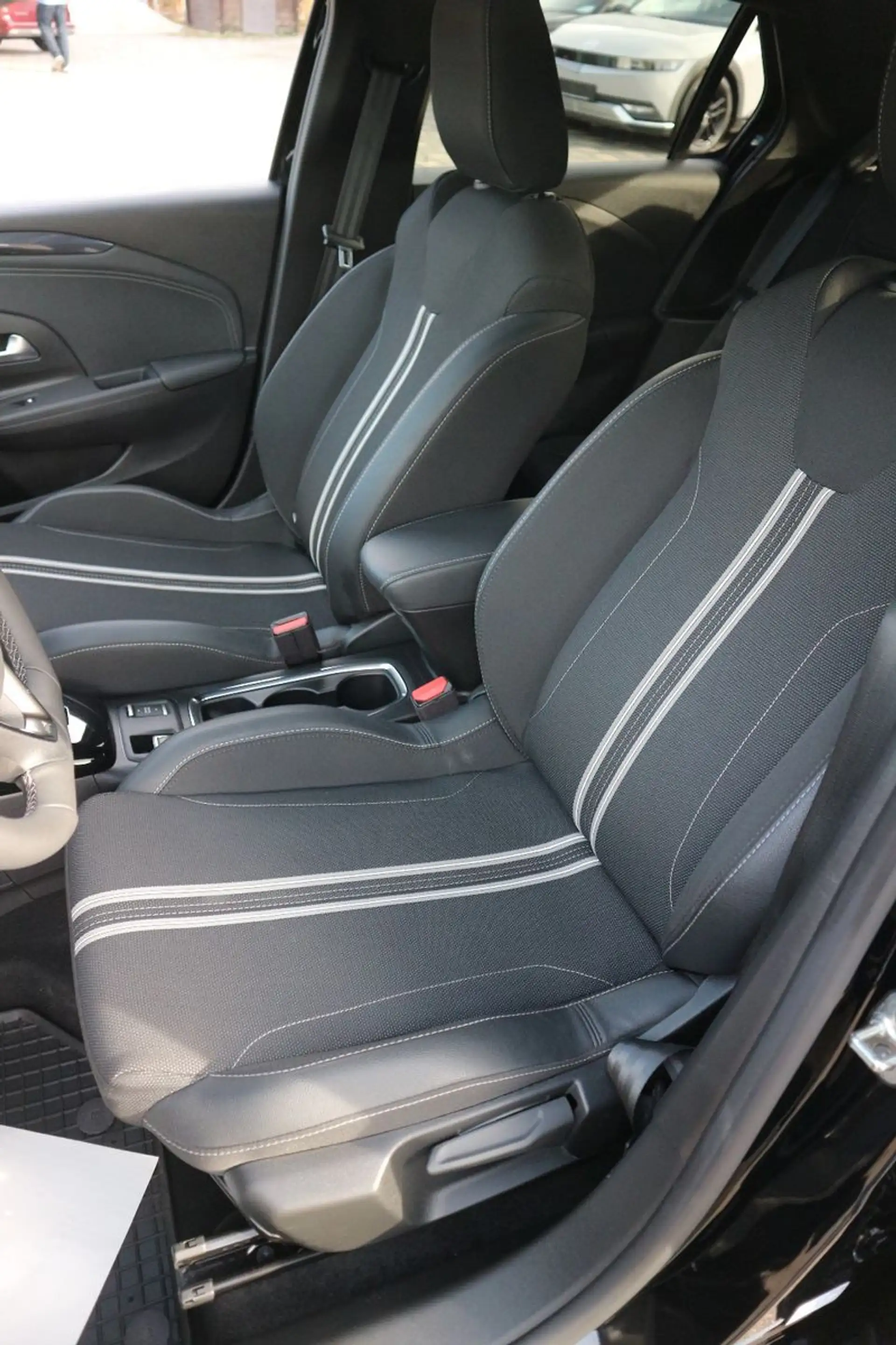 Opel Corsa F GS Automatik Kamera Sitzheizung Navi — photo 9