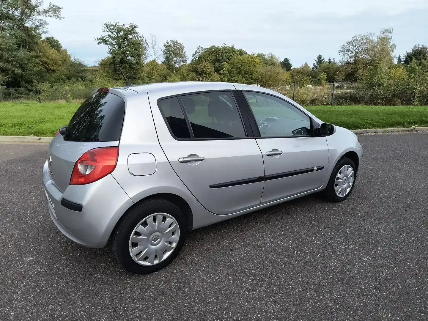 Renault Clio Clio 1.5 dCi 105 Exception Gris - 1
