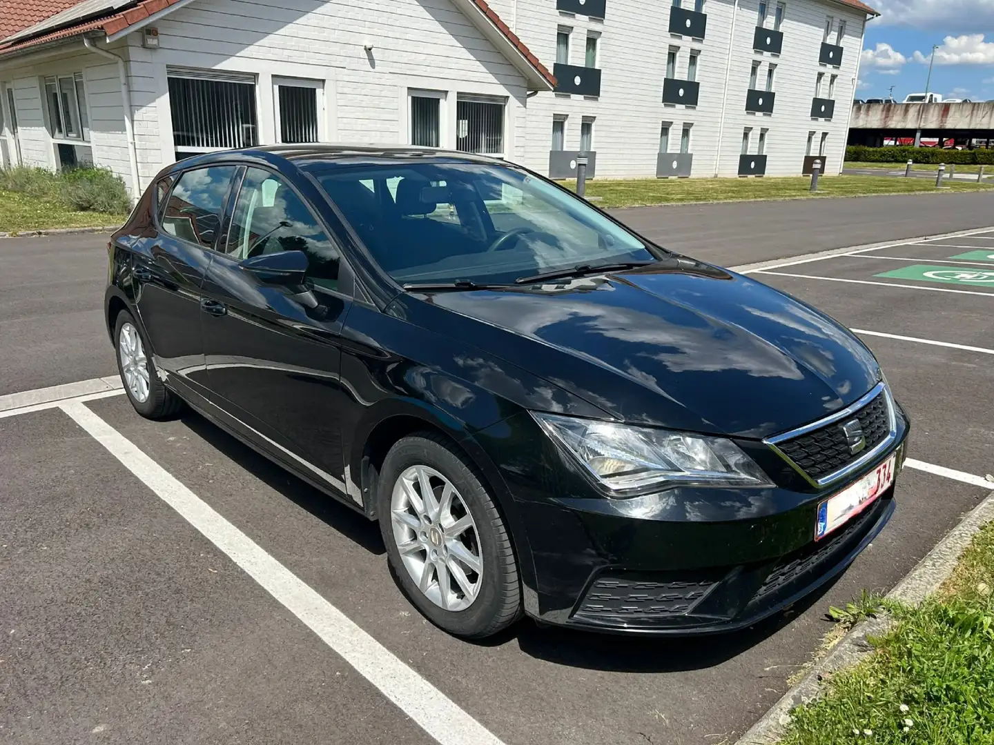 SEAT Leon Leon 1.6 CR TDi Reference Noir - 1