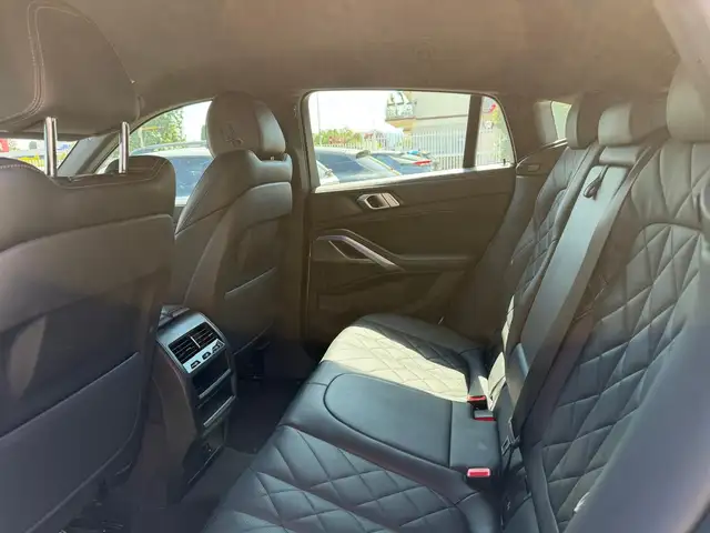 BMW X6 view 15