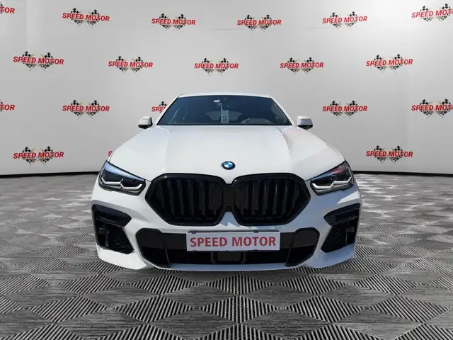 BMW X6 view 4