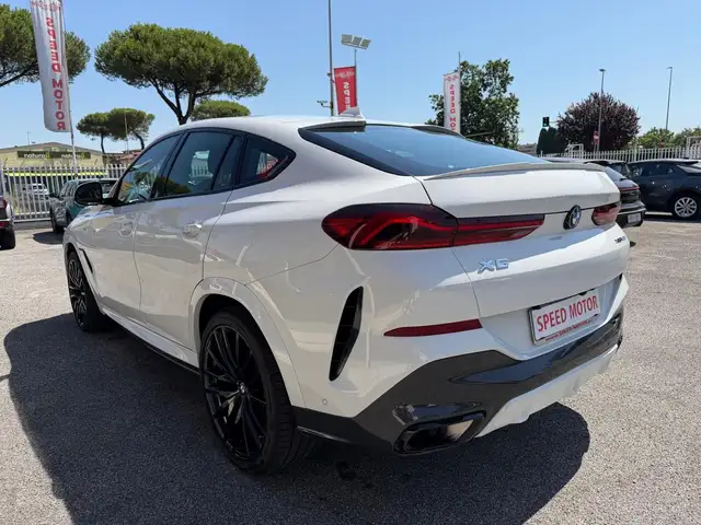 BMW X6 view 5