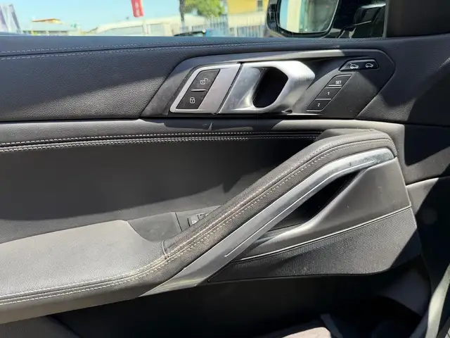 BMW X6 view 14