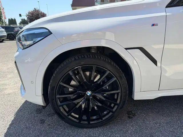 BMW X6 view 8