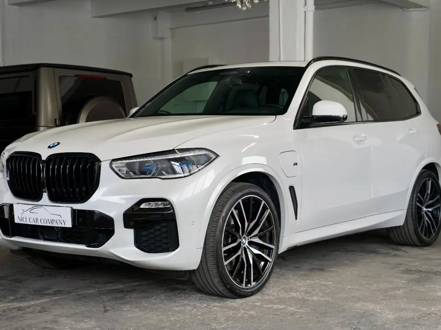 BMW X5 BMW X5 xDrive 45 e M Sport Wit - 1