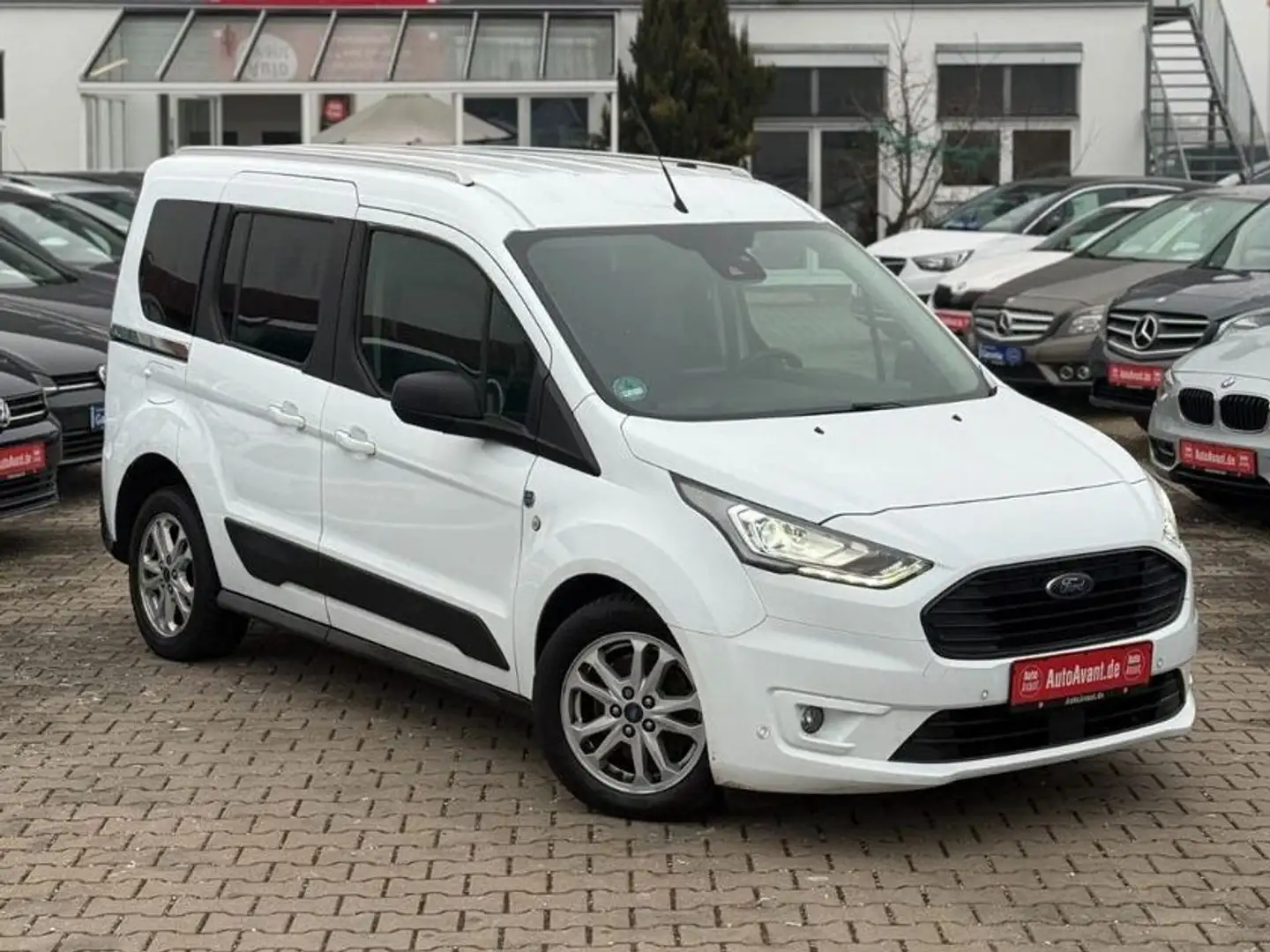 Ford Tourneo 1.5 TDCi Connect Trend*NAVI*GRA*PDC*BCM* Weiß - 1