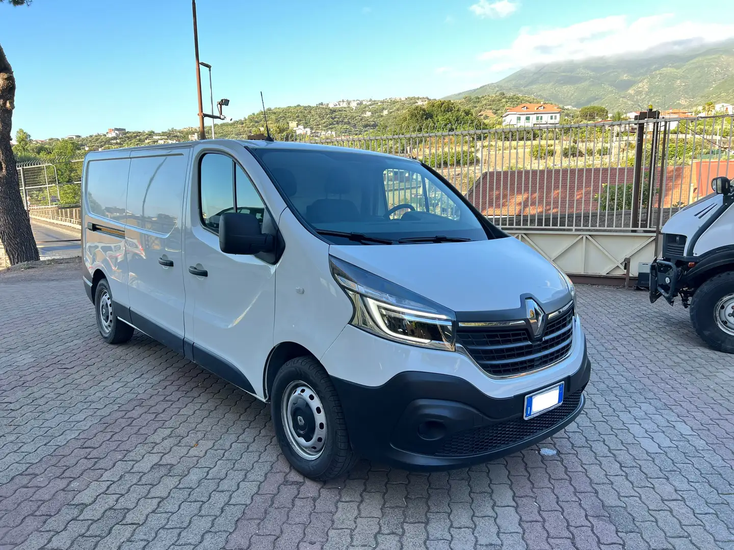Renault TRAFIC PASSO LUNGO Bianco - 1