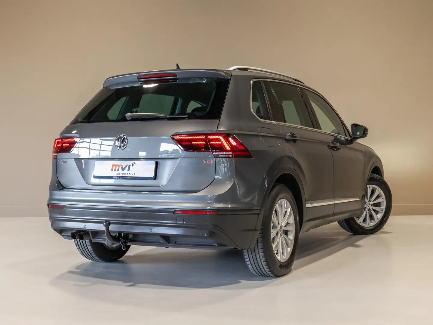 Volkswagen Tiguan 1.4 TSI ACT Comfortline Business / 150pk / Trekhaa Grijs - 2