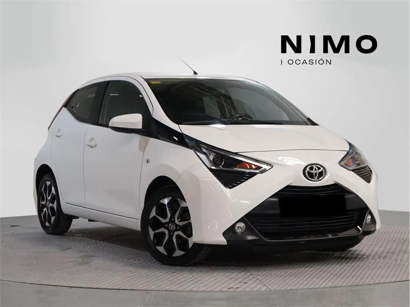 Toyota Aygo 70 x-play - 1