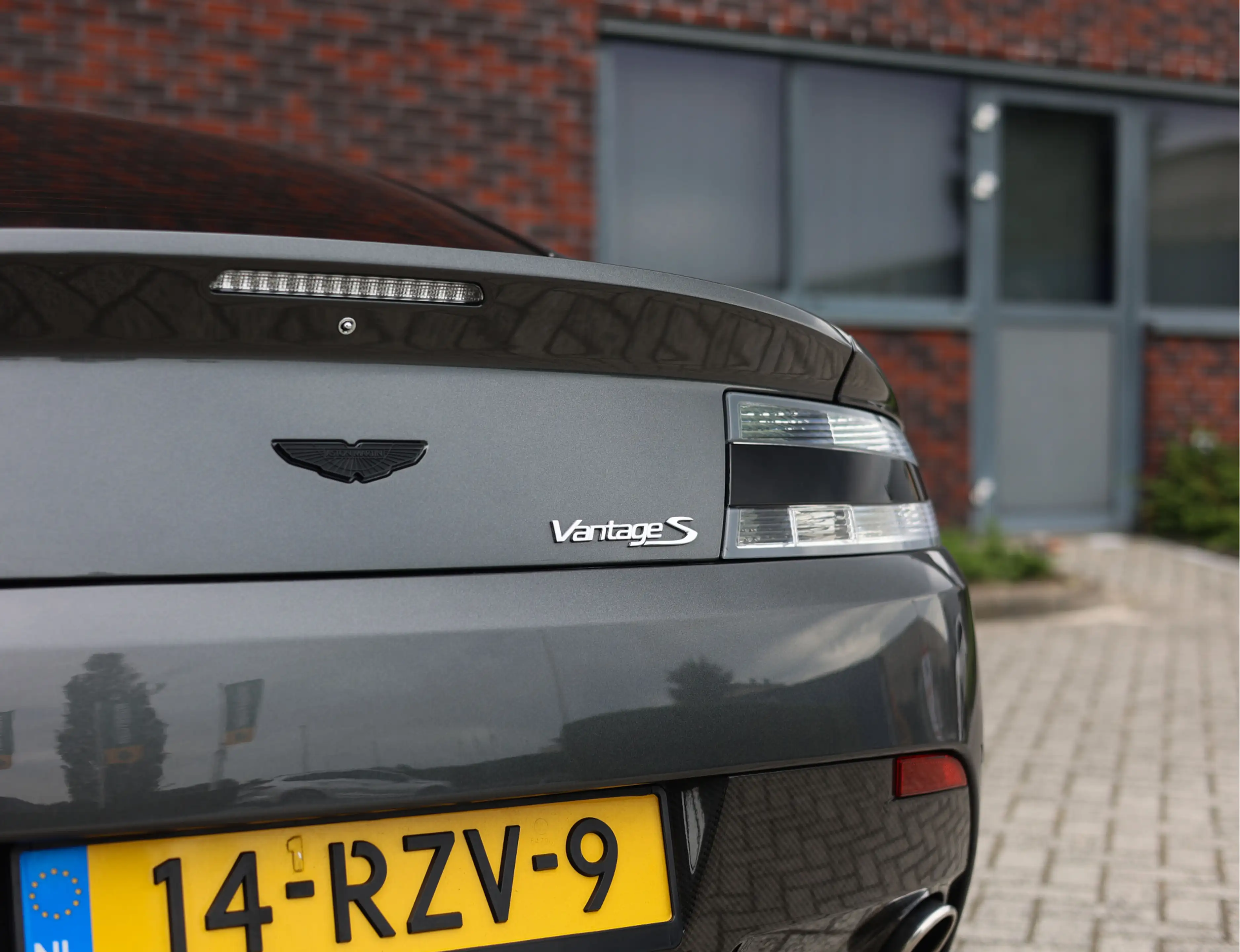 Aston Martin Vantage V8 S 4.7 V8 Sportshift — photo 11