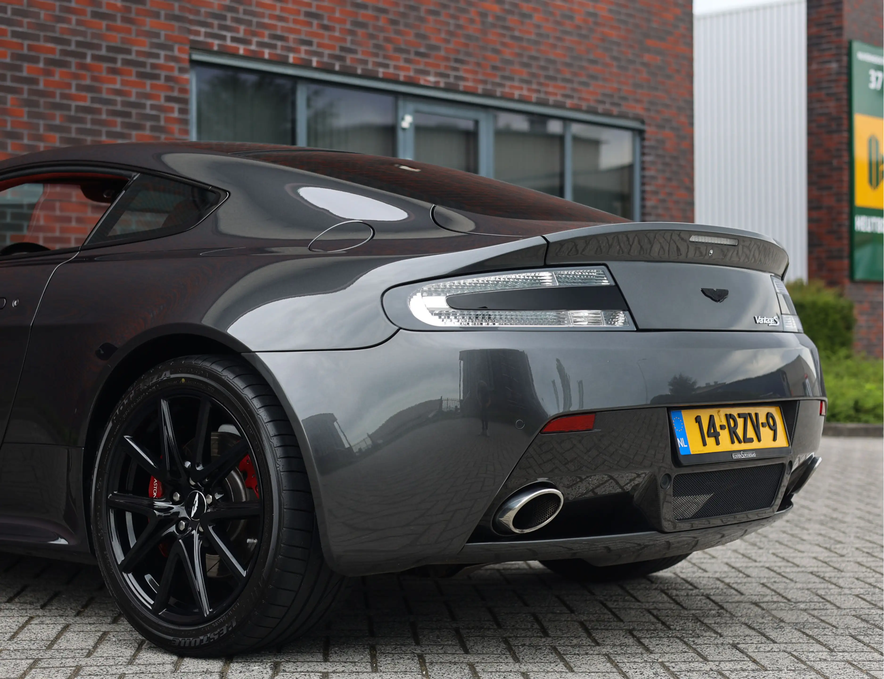 Aston Martin Vantage V8 S 4.7 V8 Sportshift — photo 10