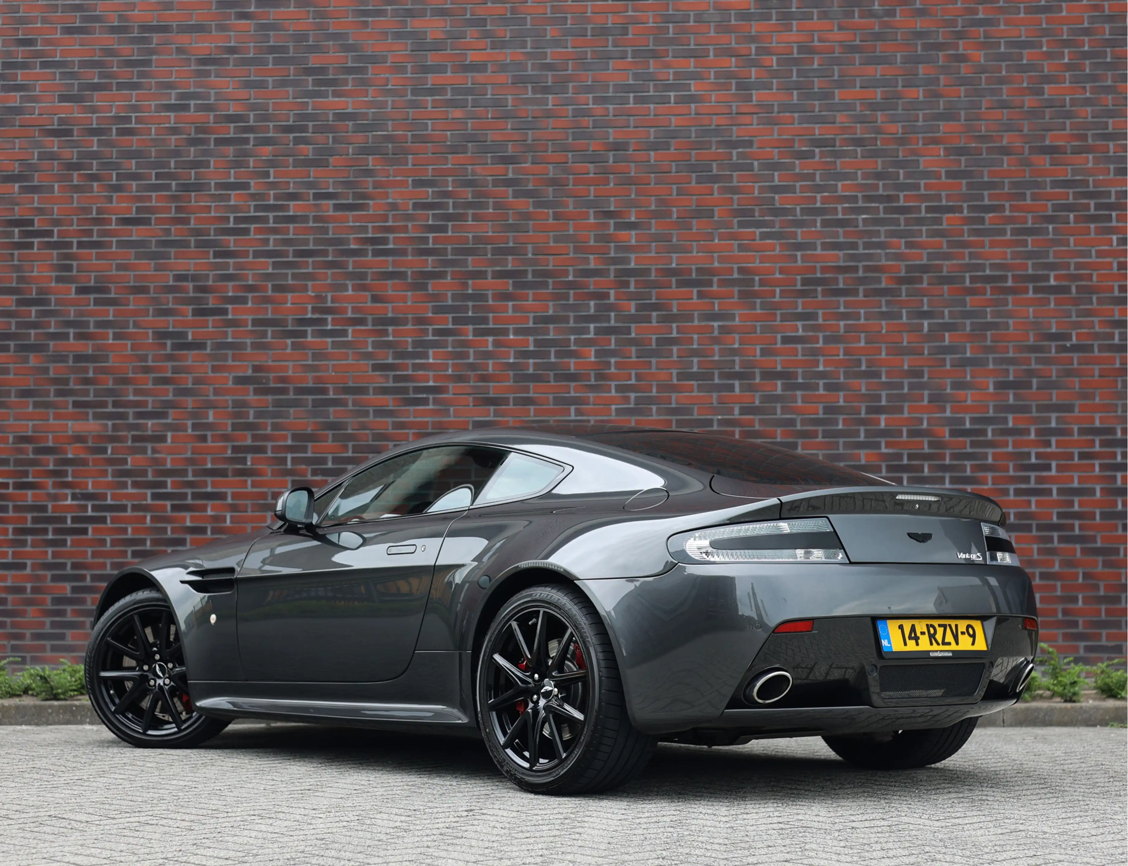 Aston Martin Vantage V8 S 4.7 V8 Sportshift — photo 2