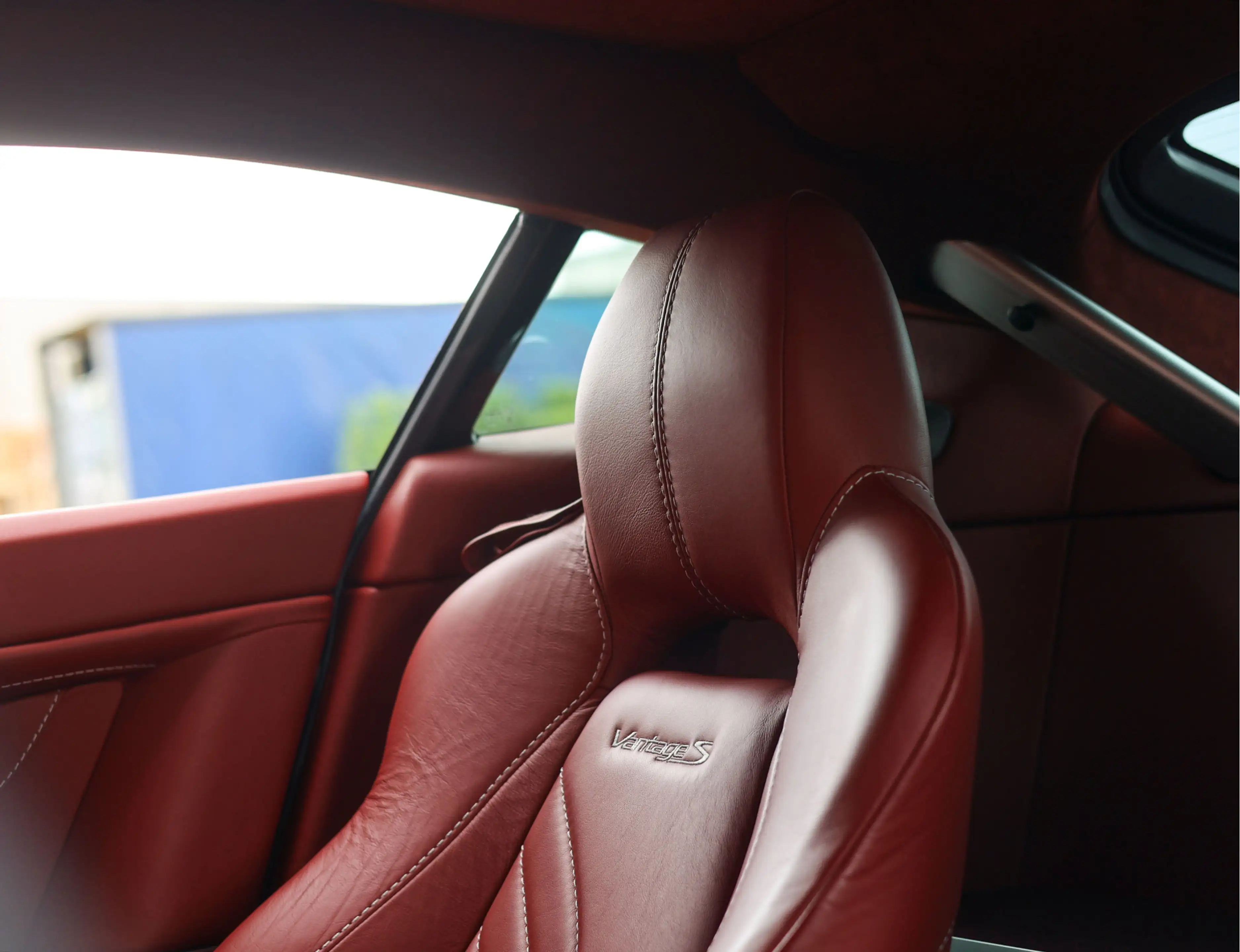 Aston Martin Vantage V8 S 4.7 V8 Sportshift — photo 4