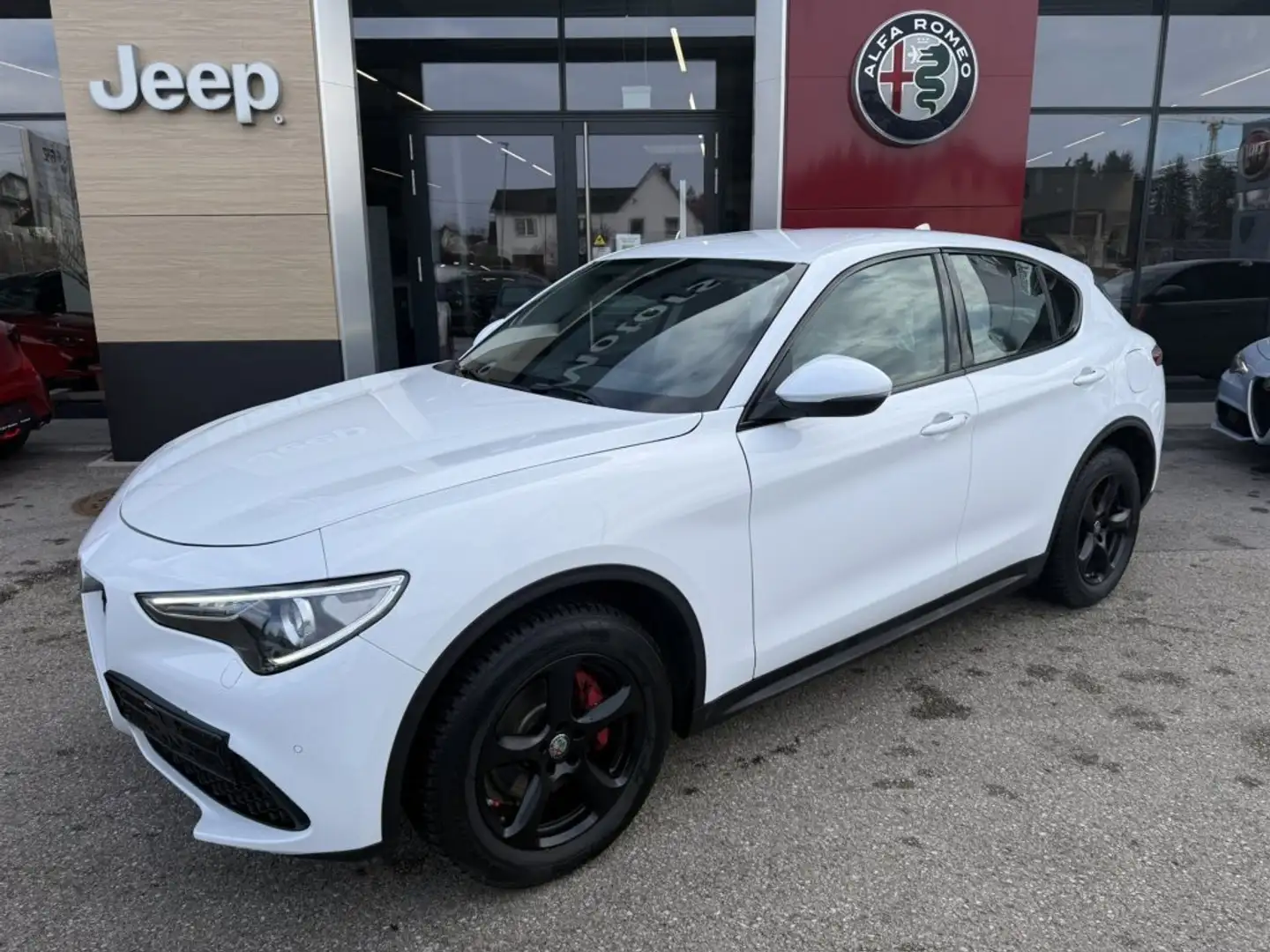 Alfa Romeo Stelvio Super 2,0 ATX AWD Weiß - 2
