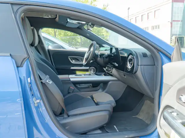 Mercedes-Benz Cla view 8