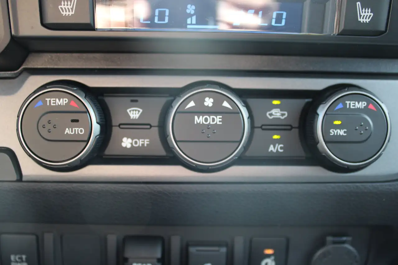 Toyota Tacoma photo Toyota Tacoma