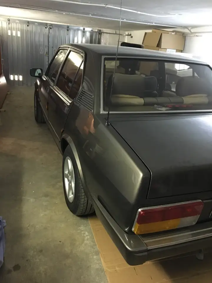 Alfa Romeo Alfetta 2.0i Quadrifoglio Oro, foto 4