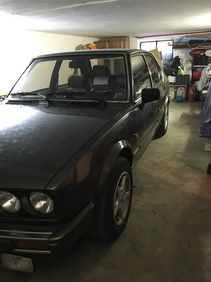 Alfa Romeo Alfetta 2.0i Quadrifoglio Oro, foto 6