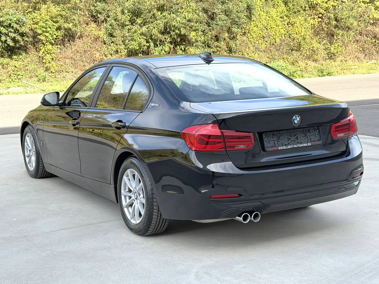BMW 330 E - 184ch - 90 000KMS - SELLERIE CUIR - VOLANT EN CUIR