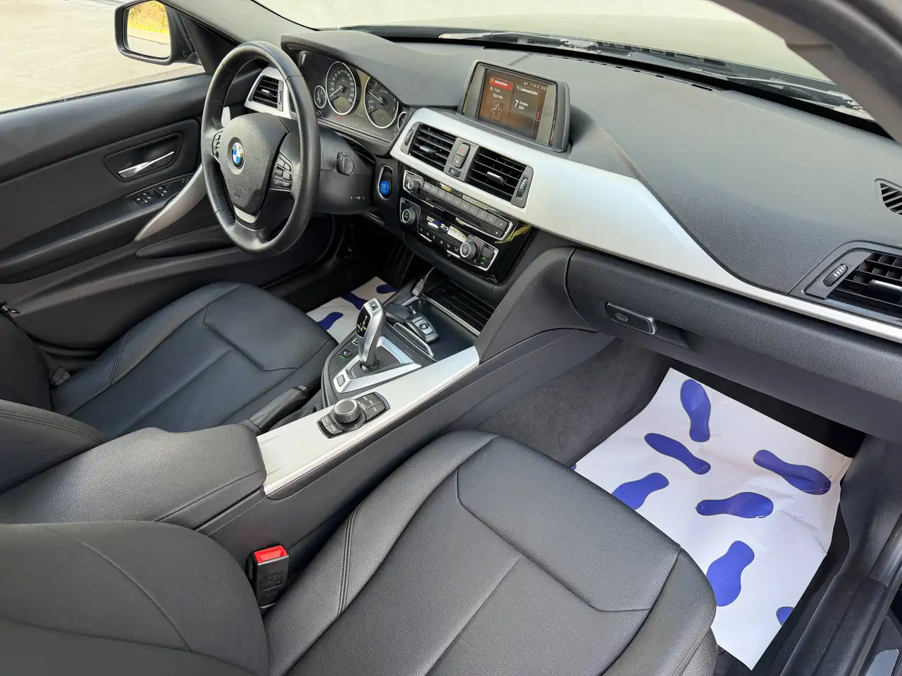 BMW 330 E - 184ch - 90 000KMS - SELLERIE CUIR - VOLANT EN CUIR