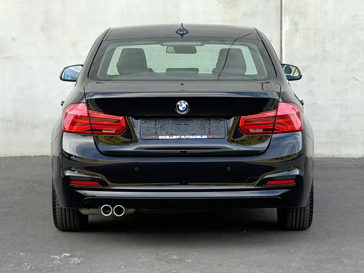 BMW 330 E - 184ch - 90 000KMS - SELLERIE CUIR - VOLANT EN CUIR