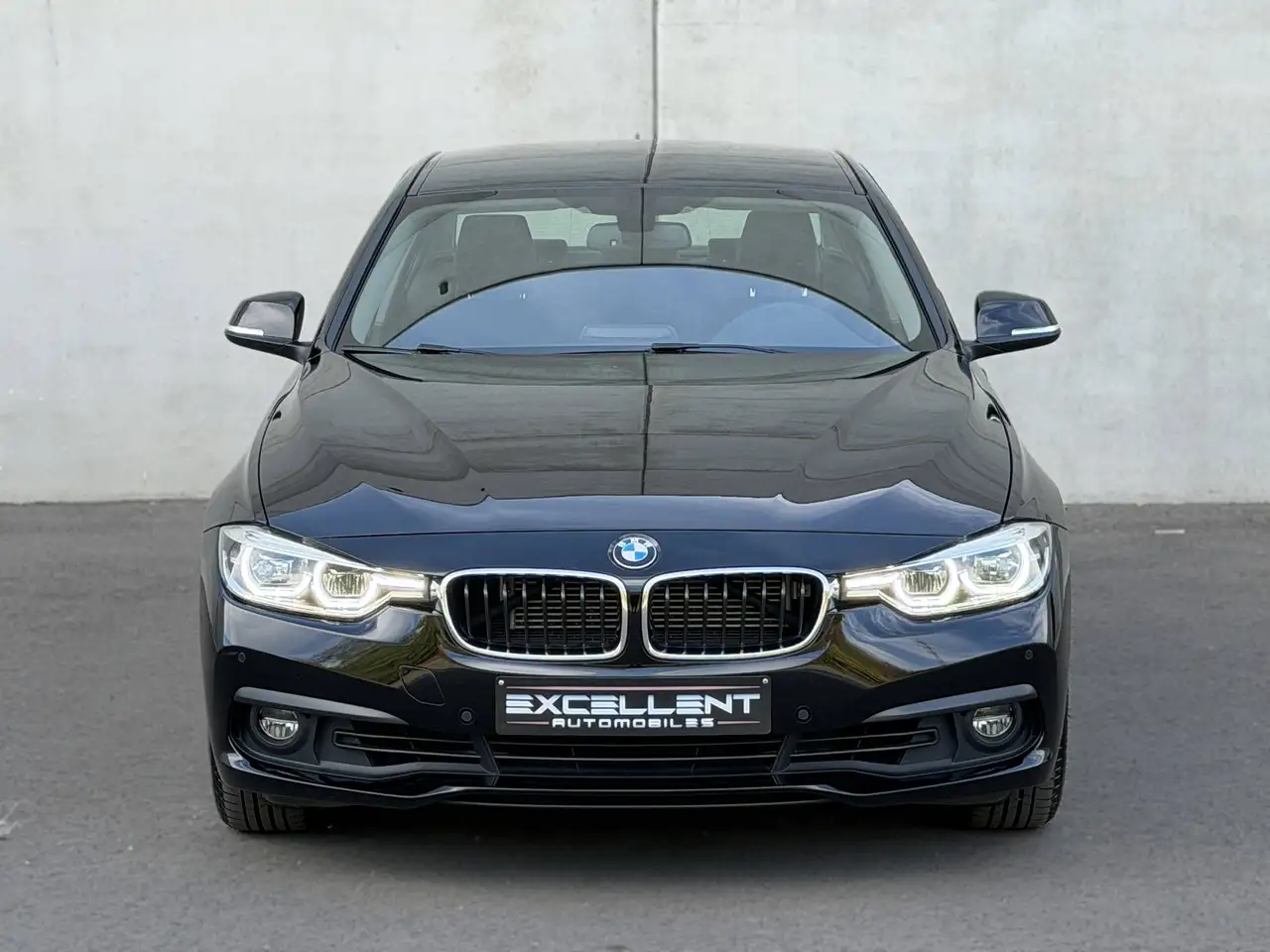BMW 330 E - 184ch - 90 000KMS - SELLERIE CUIR - VOLANT EN CUIR