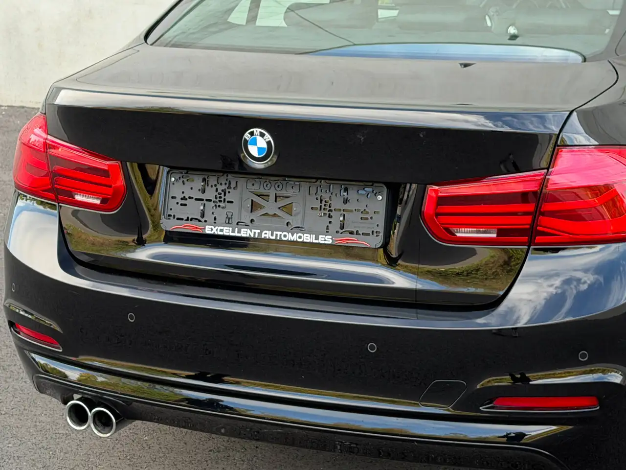 BMW 330 E - 184ch - 90 000KMS - SELLERIE CUIR - VOLANT EN CUIR