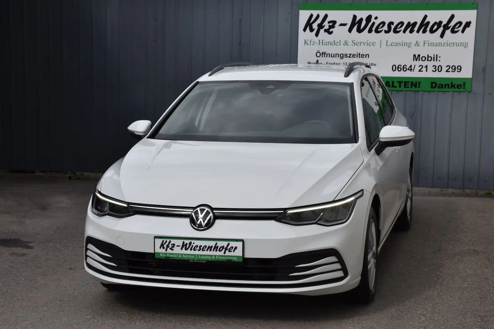 Volkswagen Golf VIII 2.0 TDI Life DSG / Anhängerkupplung / Servic Weiß - 2