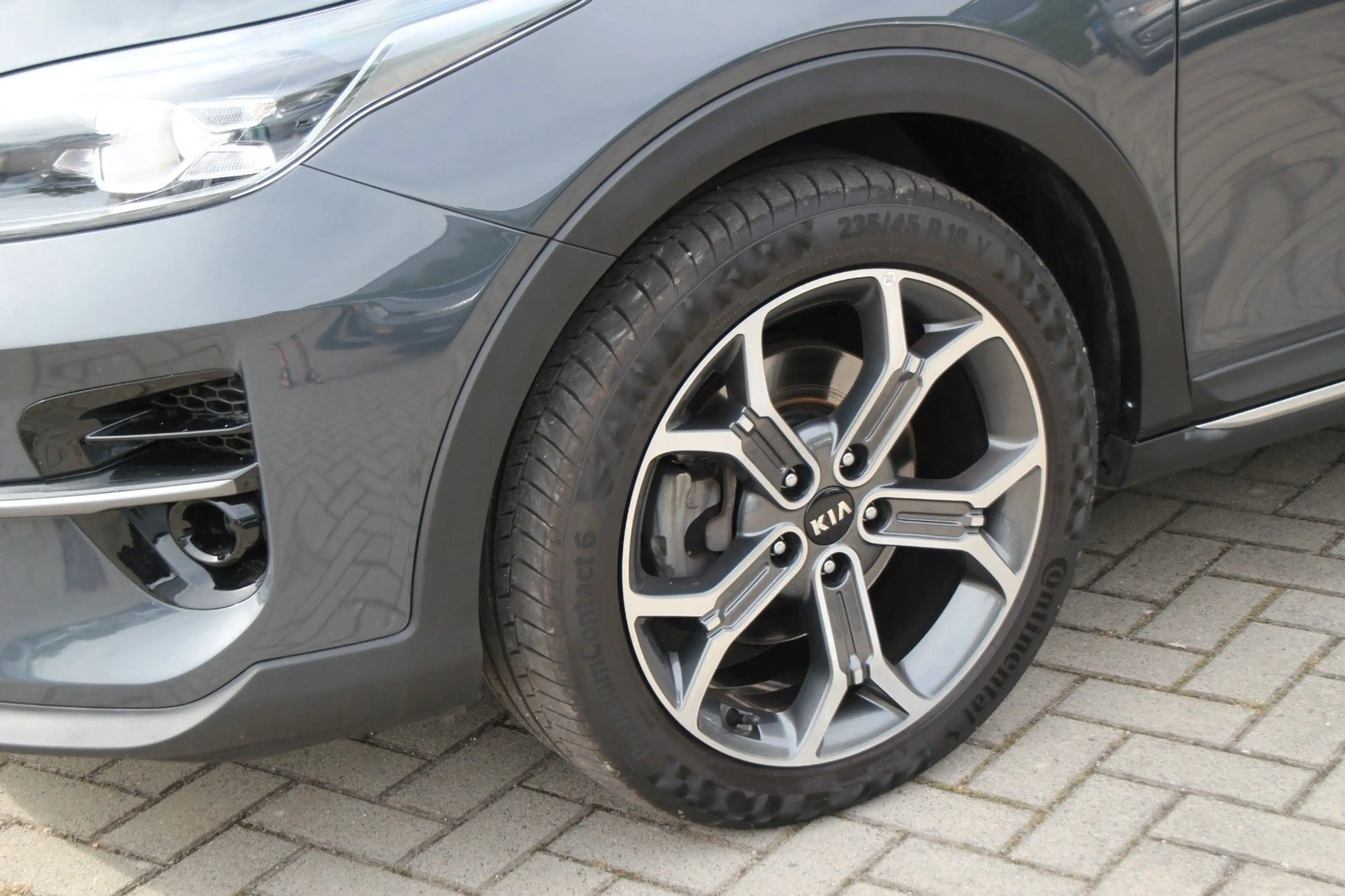Kia XCeed Vision KLIMAAUT+SHZ+LKRHZ+8XALU+NAVI+DAB — photo 3