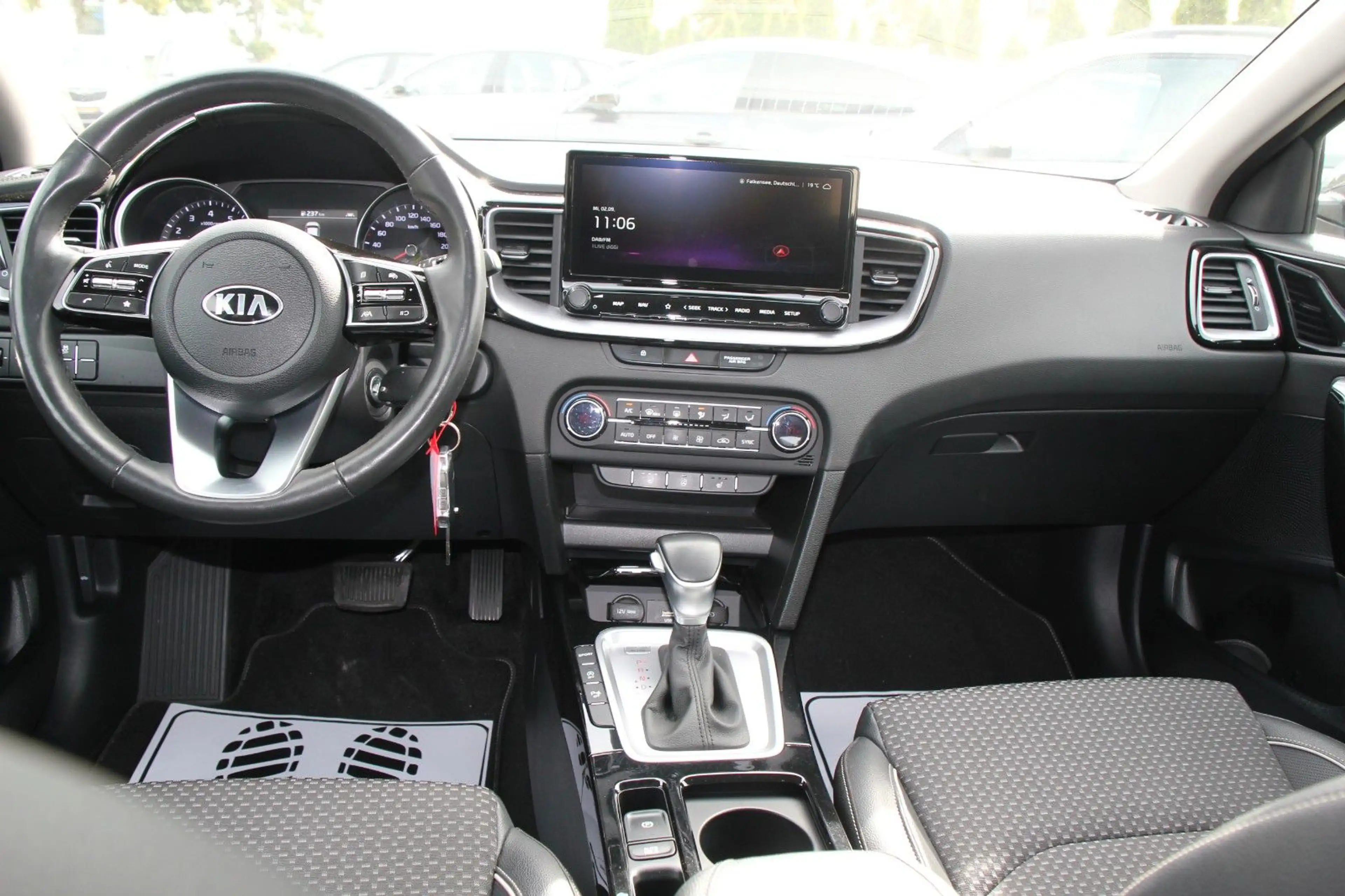Kia XCeed Vision KLIMAAUT+SHZ+LKRHZ+8XALU+NAVI+DAB — photo 13