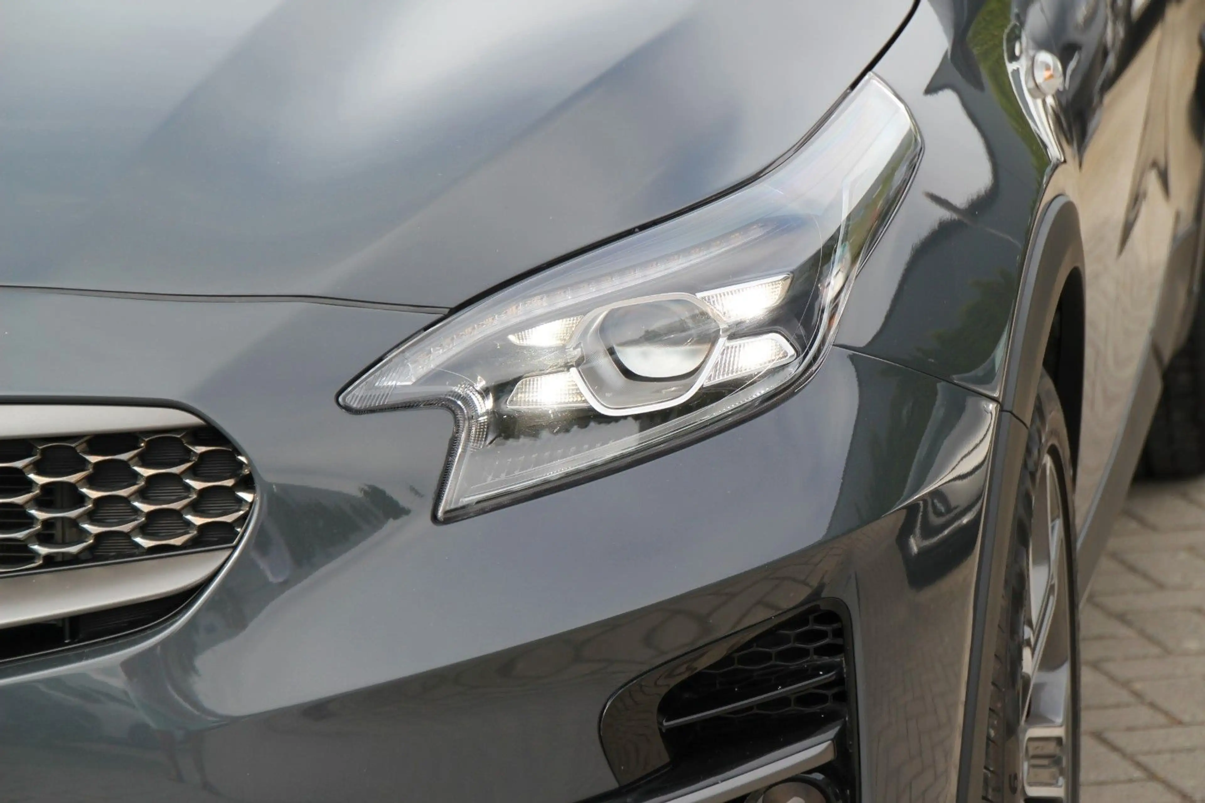 Kia XCeed Vision KLIMAAUT+SHZ+LKRHZ+8XALU+NAVI+DAB — photo 2
