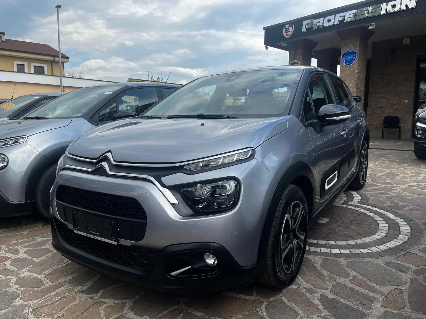 Citroen C3 1.2 puretech Plus s Gris - 1