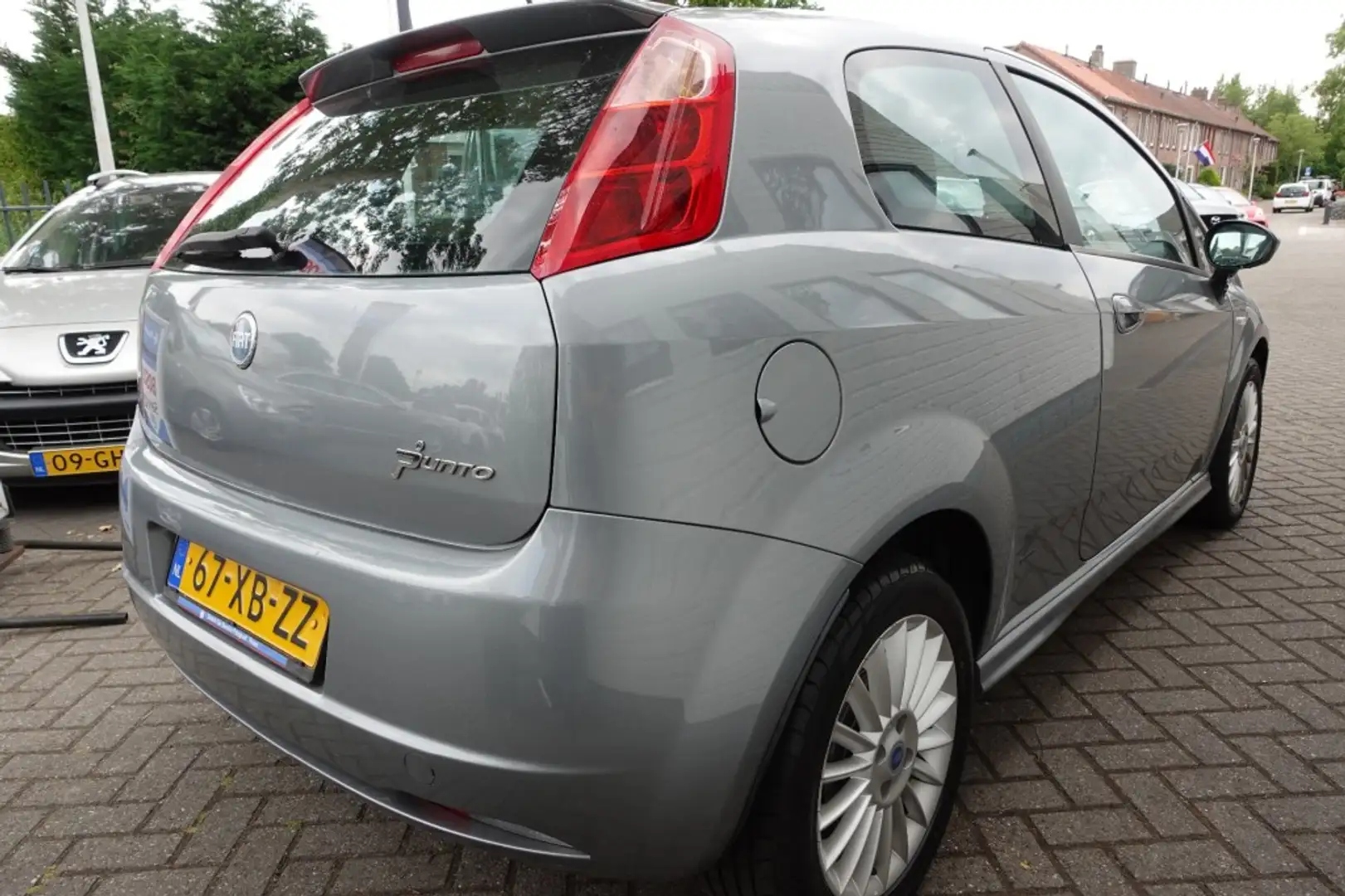 Fiat Punto 1.2 CLASSIC LUSSO Airco Nw distributie + nw apk Grijs - 2