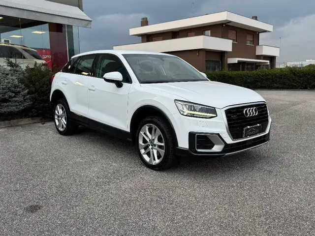 Audi Q2 view 3