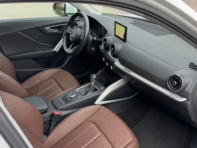 Audi Q2 view 12