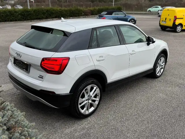Audi Q2 view 4