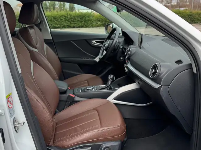 Audi Q2 view 13