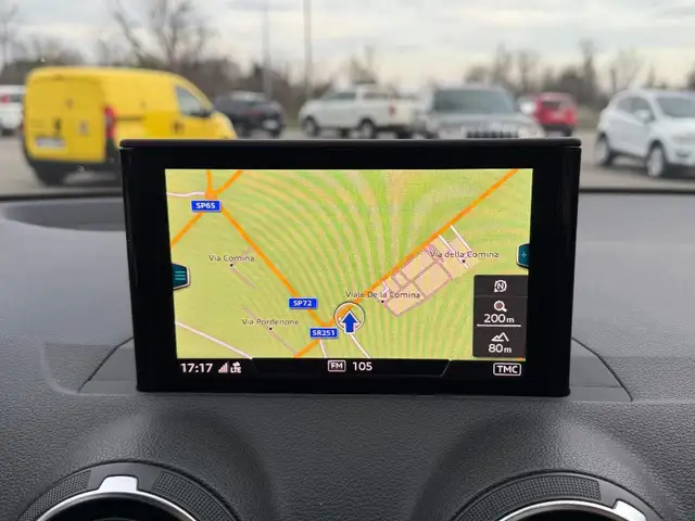 Audi Q2 view 10