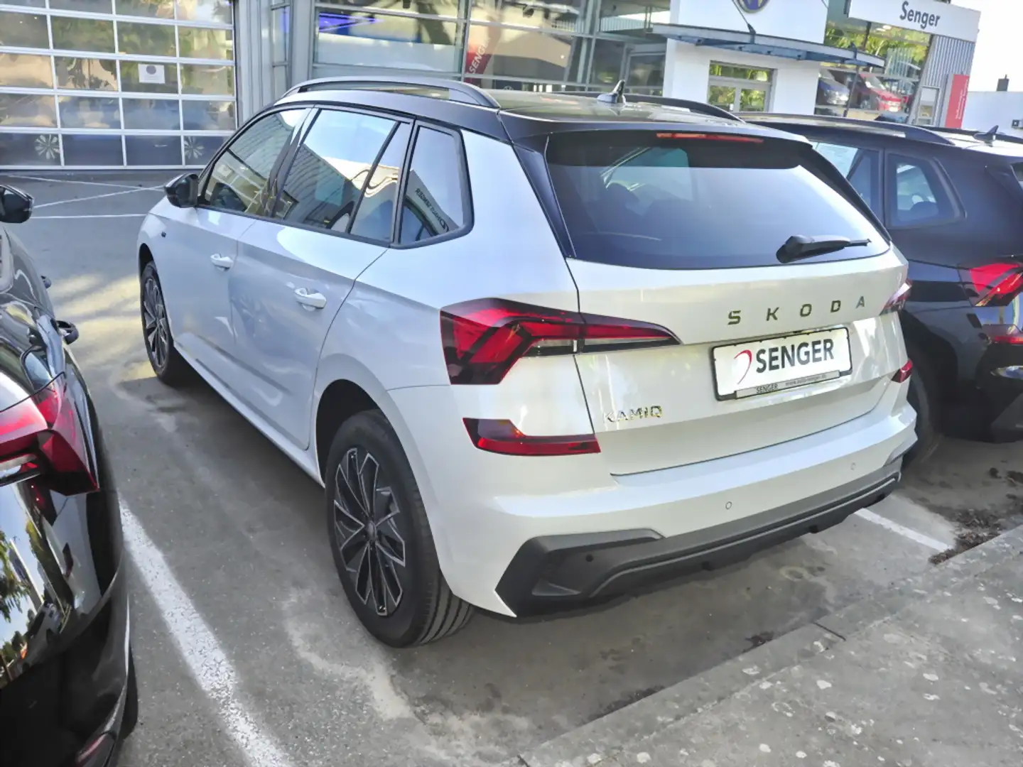 Skoda Kamiq 1.0 TSI DSG TOUR Sitzheizung Matrix-LED Navi Weiß - 2