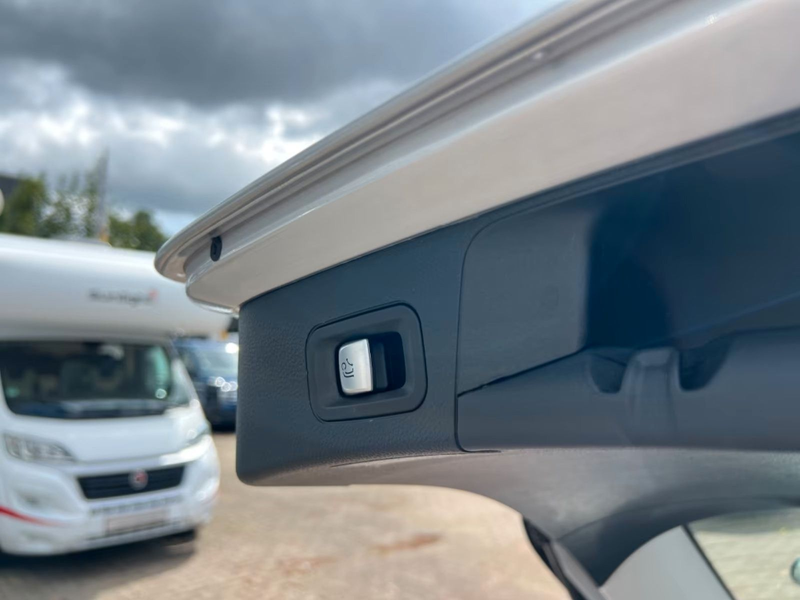 Mercedes-Benz C 180 T 1H MB SERV LED PANO TOTW AHK AKT PARKASS — photo 9