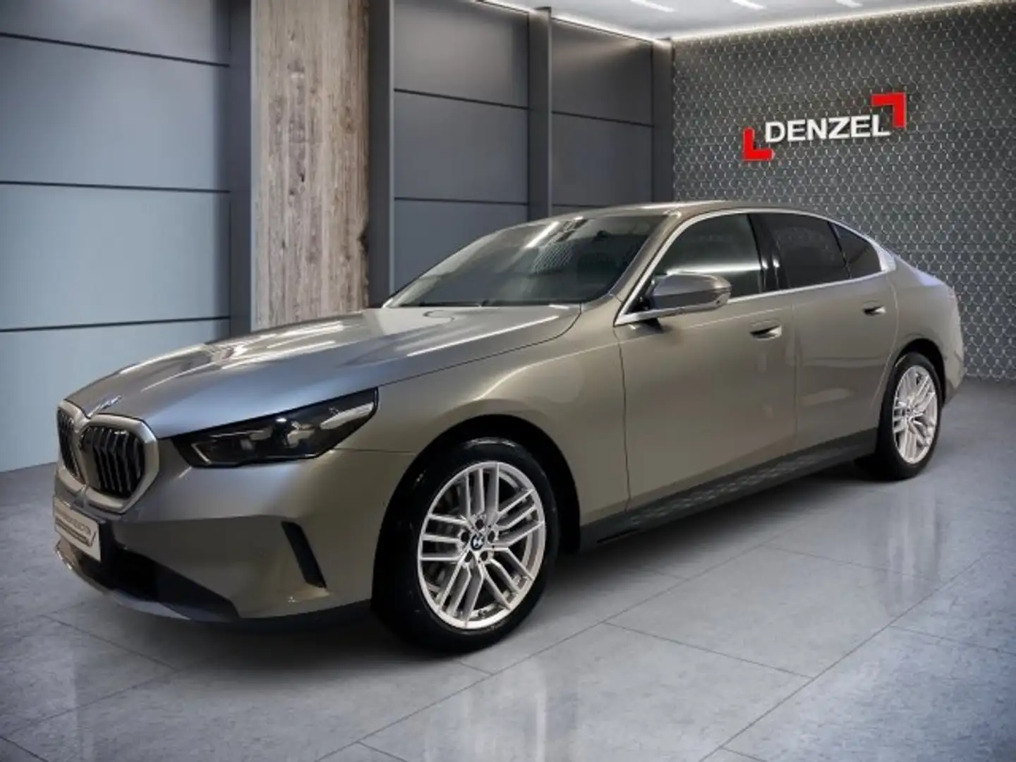 BMW 520 d Limousine G60 B47 Grau - 2