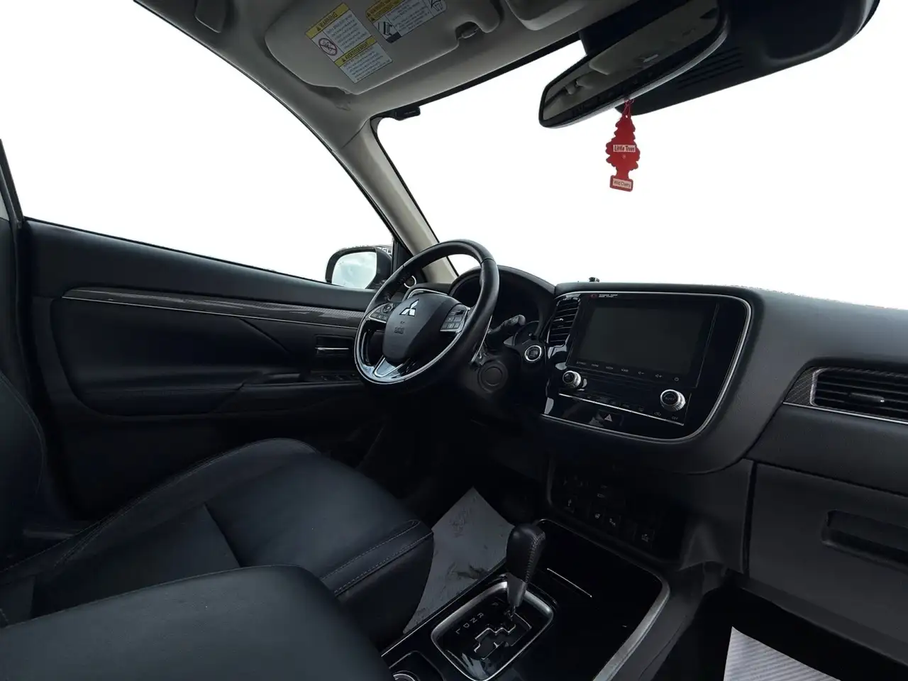 Mitsubishi Outlander снимка Mitsubishi Outlander