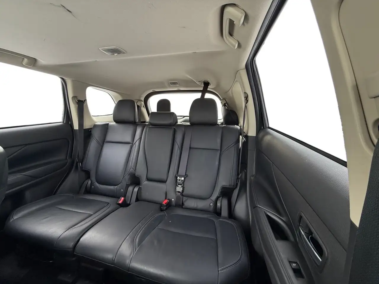 Mitsubishi Outlander снимка Mitsubishi Outlander