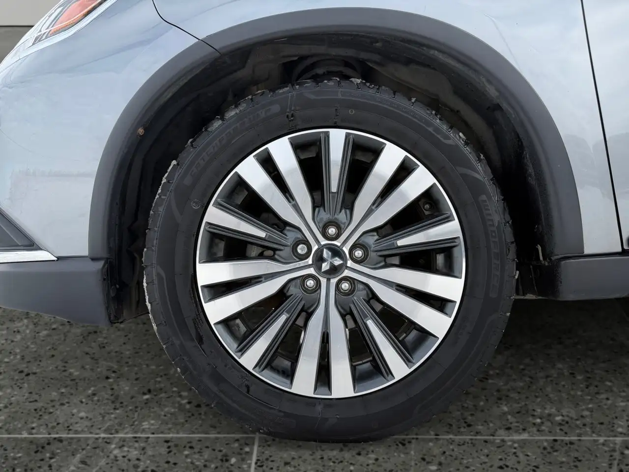 Mitsubishi Outlander снимка Mitsubishi Outlander