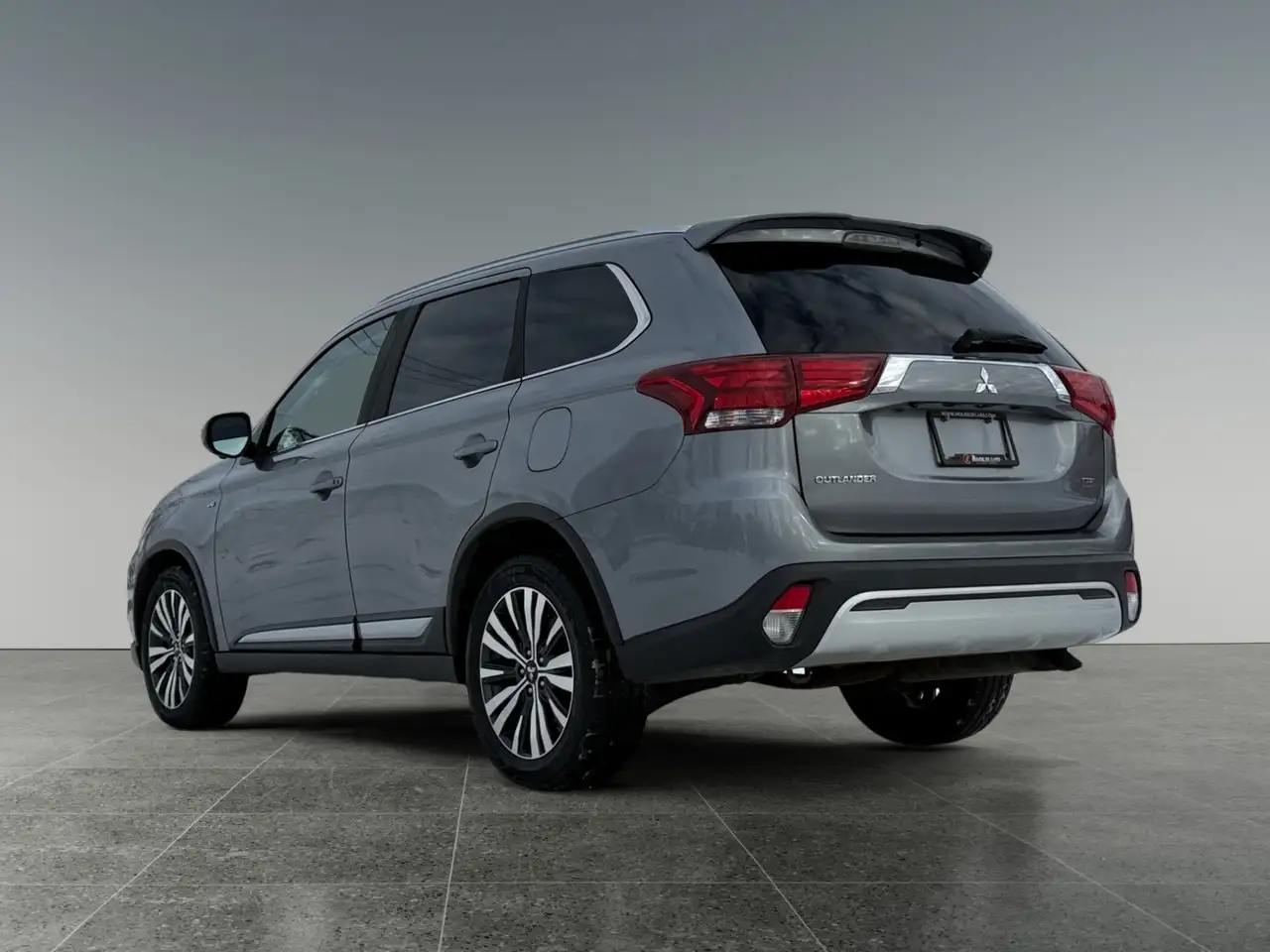 Mitsubishi Outlander снимка Mitsubishi Outlander