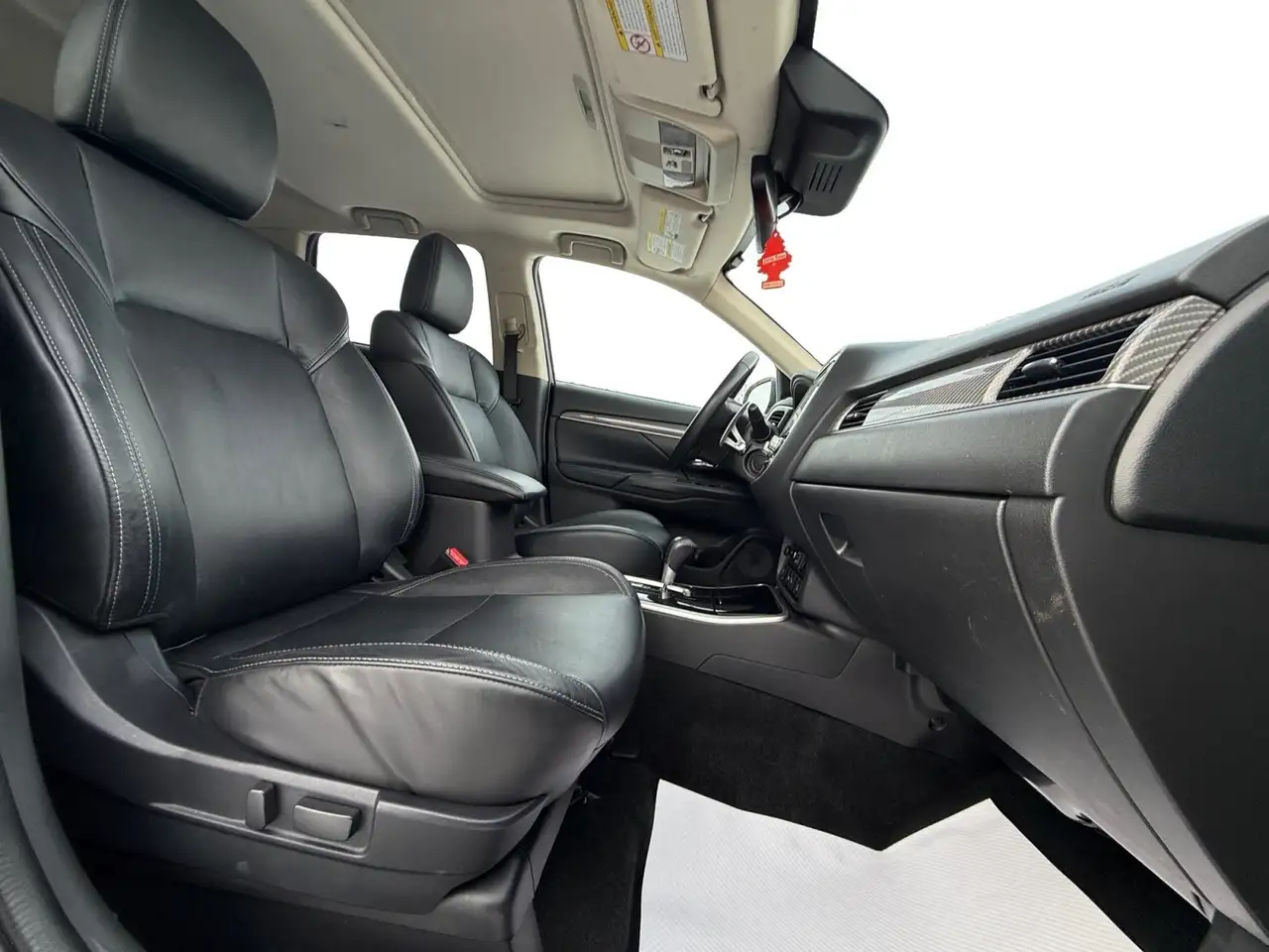 Mitsubishi Outlander снимка Mitsubishi Outlander