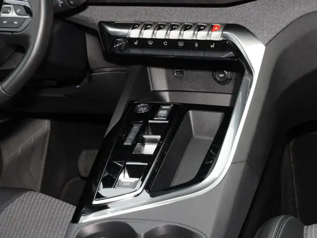 Peugeot 3008 view 9