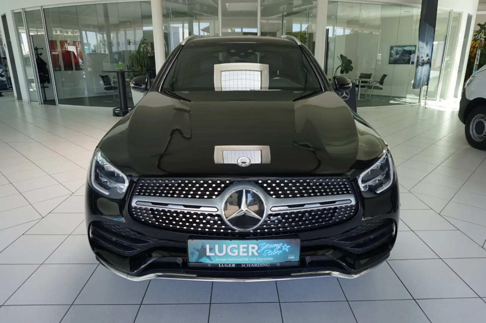 Mercedes-Benz GLC 200 d 4MATIC PTS Shz Ambi Sportpaket eHeck Schwarz - 1