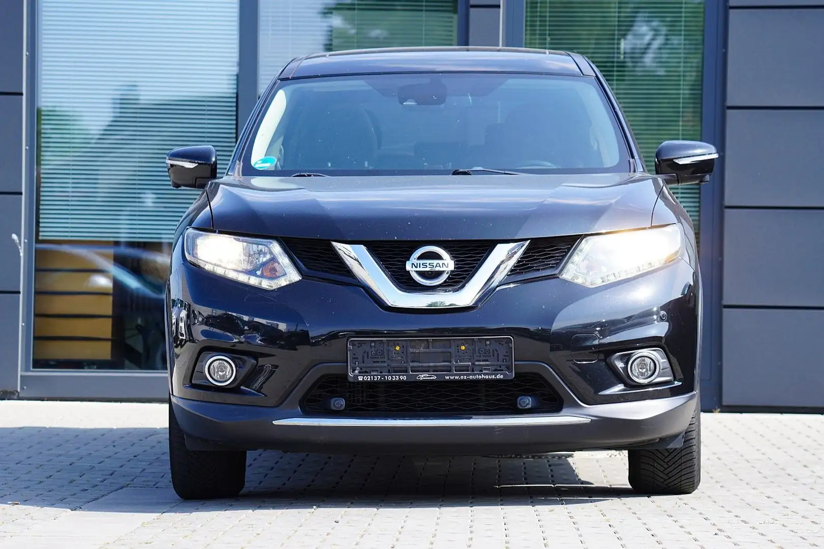 Nissan X-Trail Acenta Automatik Schwarz - 2